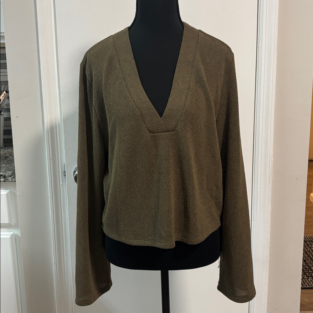H&M Olive V-Neck Sweater with Belle sleeves size S
